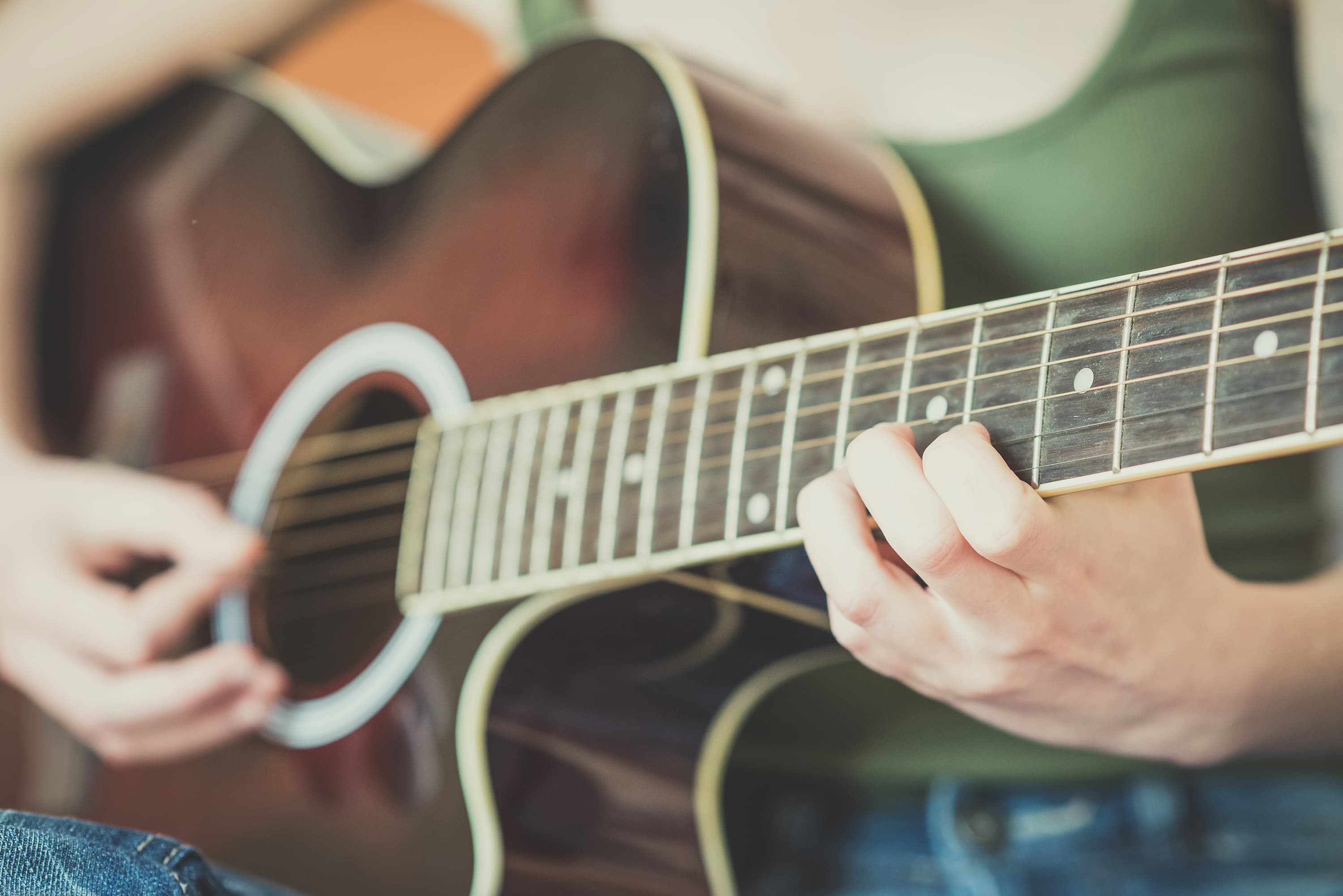 Leer akoestische gitaar spelen