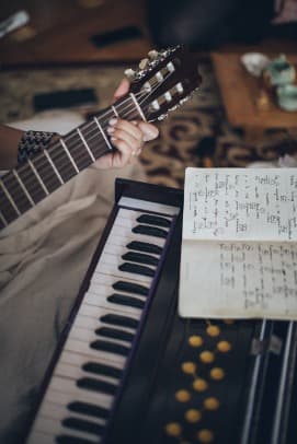 Gitaar en muziektheorie