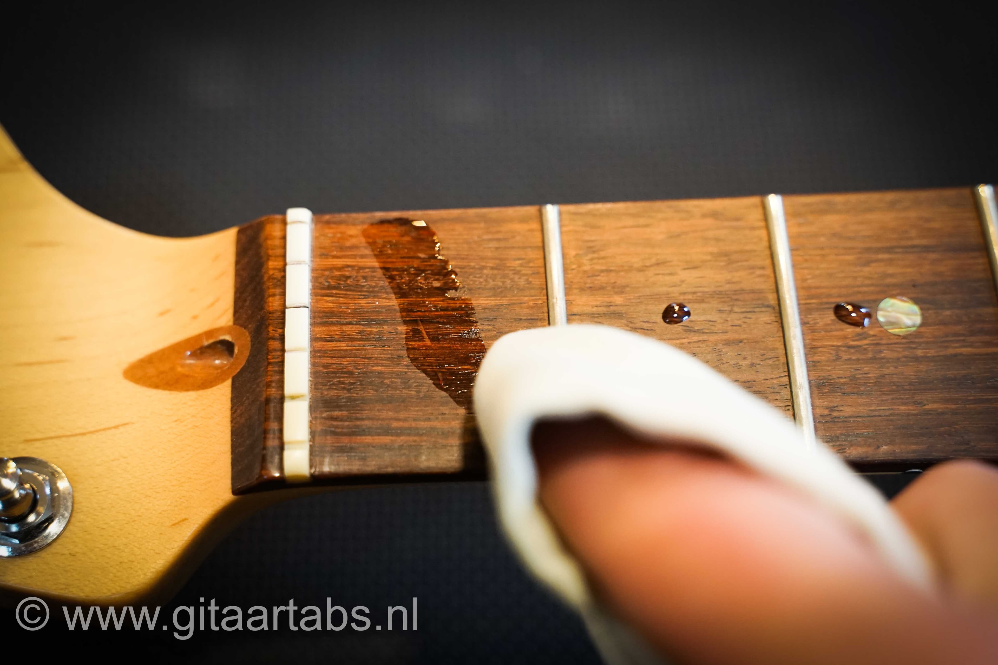 gitaar hals olie