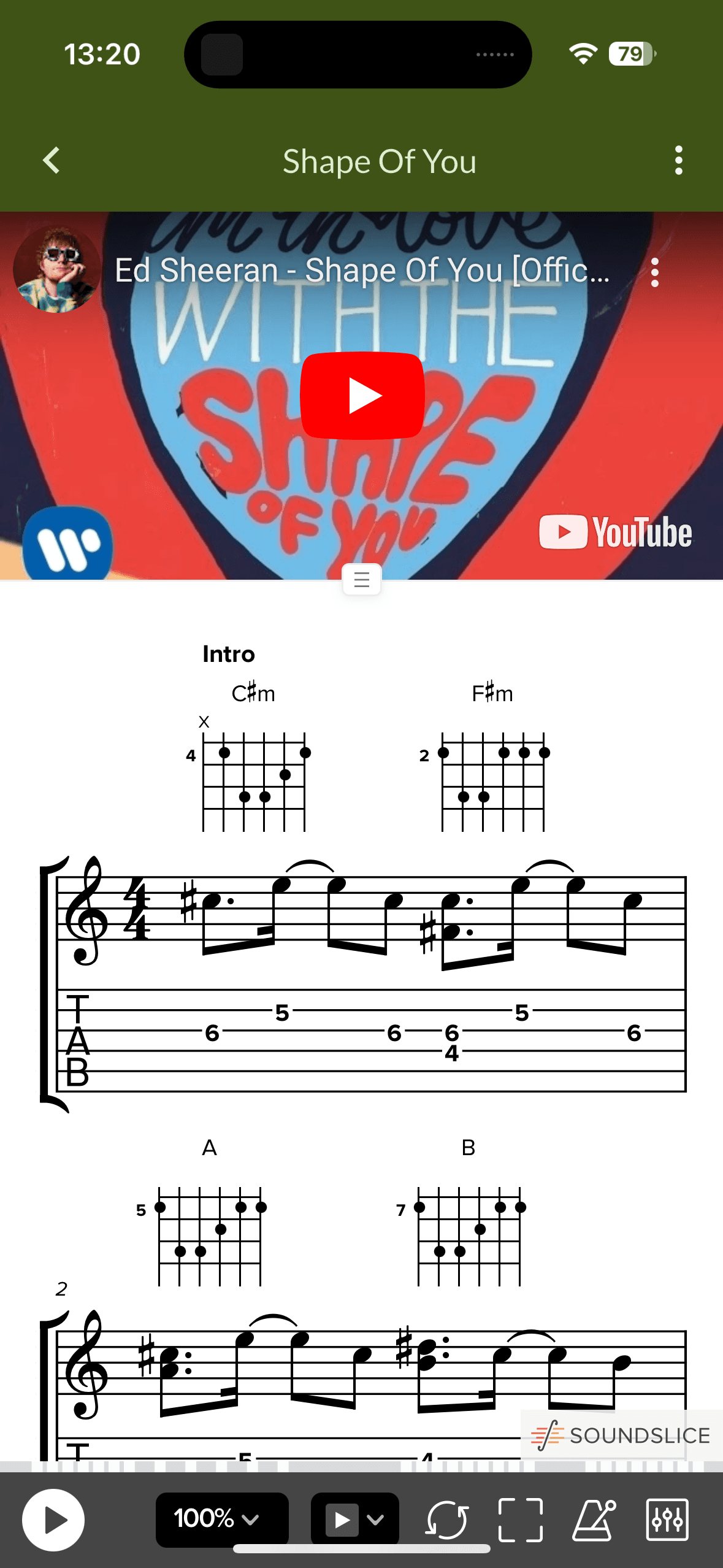 Guitar Tabs App met YouTube video van Ed Sheeran's "Shape of You" met kleurrijke hartachtergrond. Onderdeel van akkoordenschema en notenschrift zichtbaar.